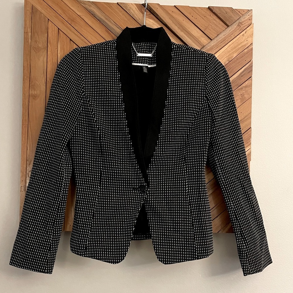 ✨WHBM dotted skirt suit✨
